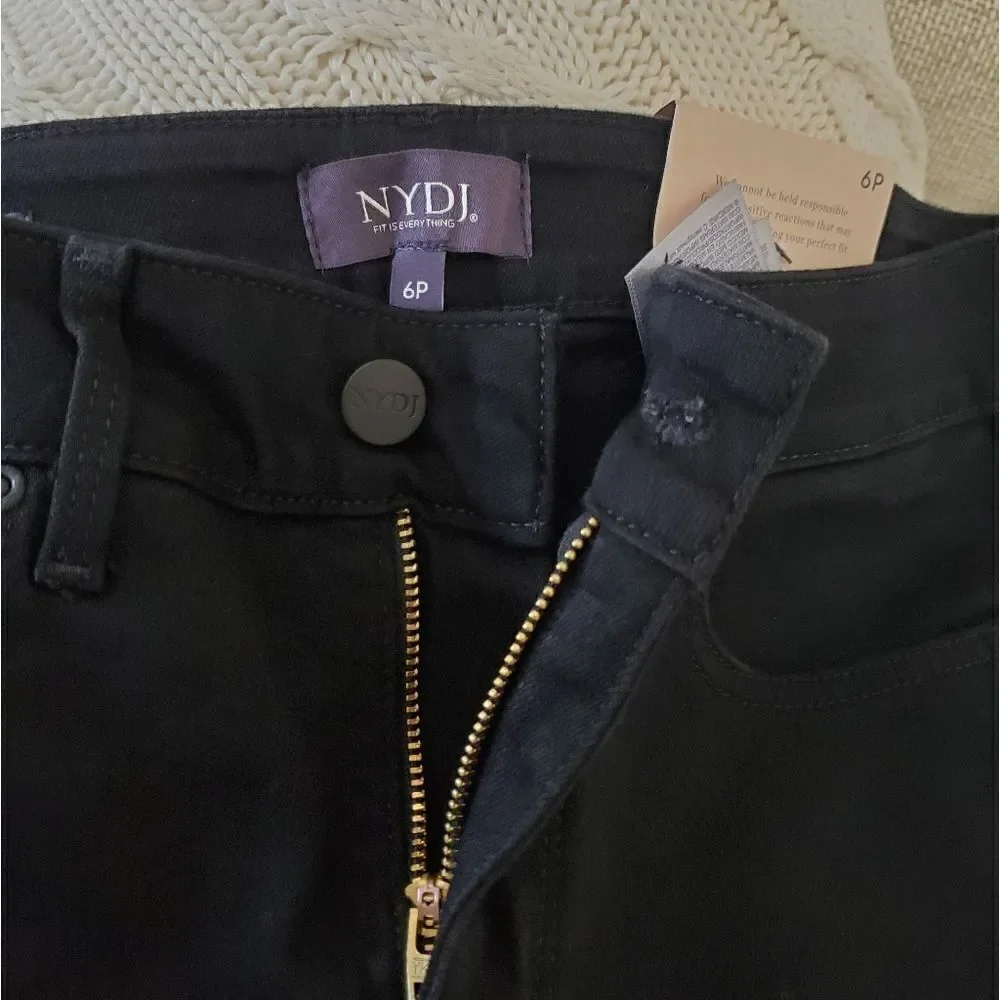 NYDJ Marilyn Straight Leg Jeans size 6 Petite in Black